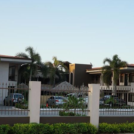 Hotel Colono Beach Коко Екстериор снимка