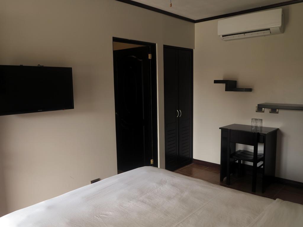 Hotel Colono Beach Коко Екстериор снимка