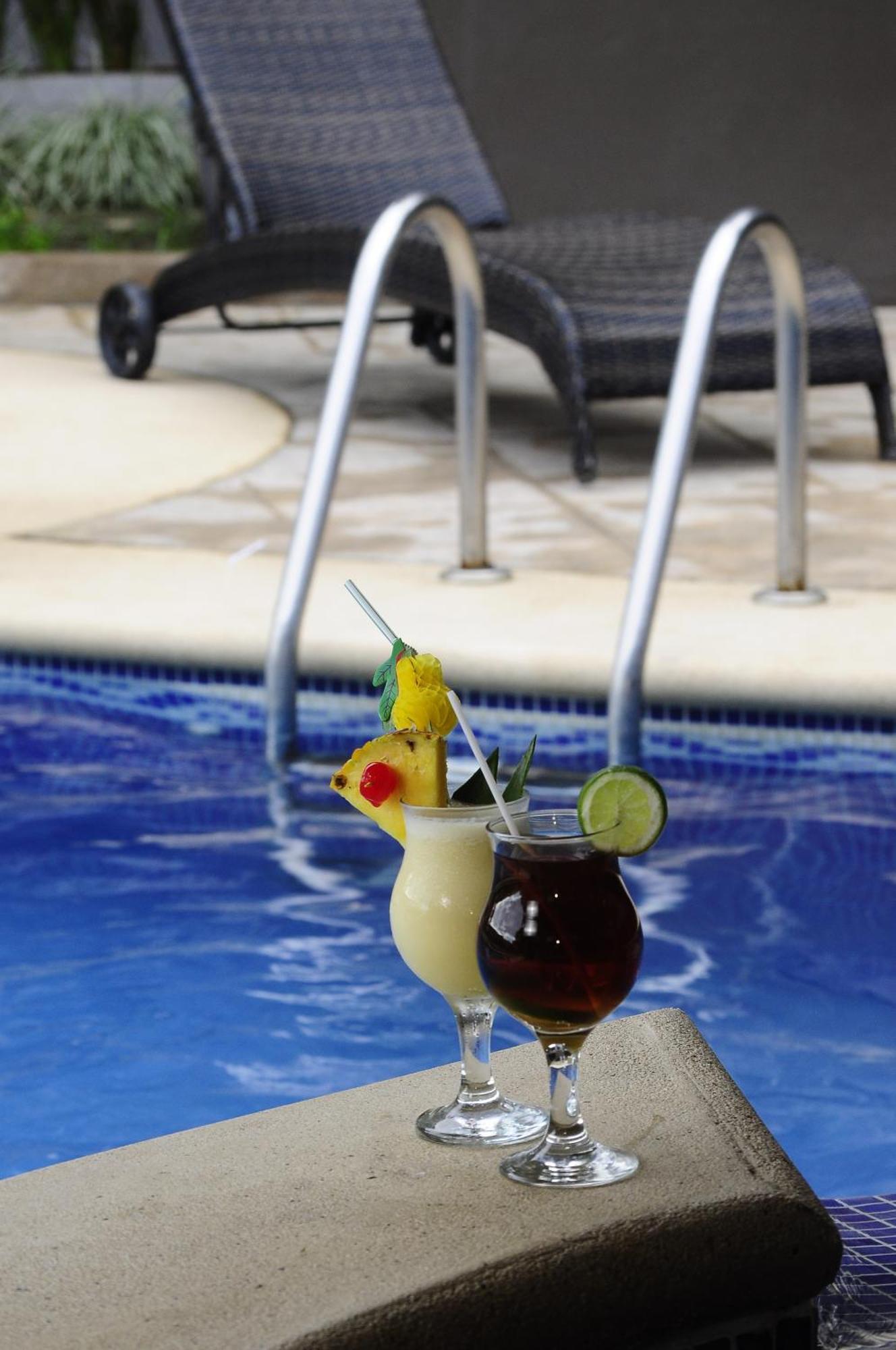 Hotel Colono Beach Коко Екстериор снимка